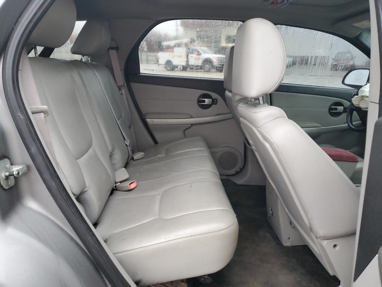 2005 Chevrolet Equinox - Image 11
