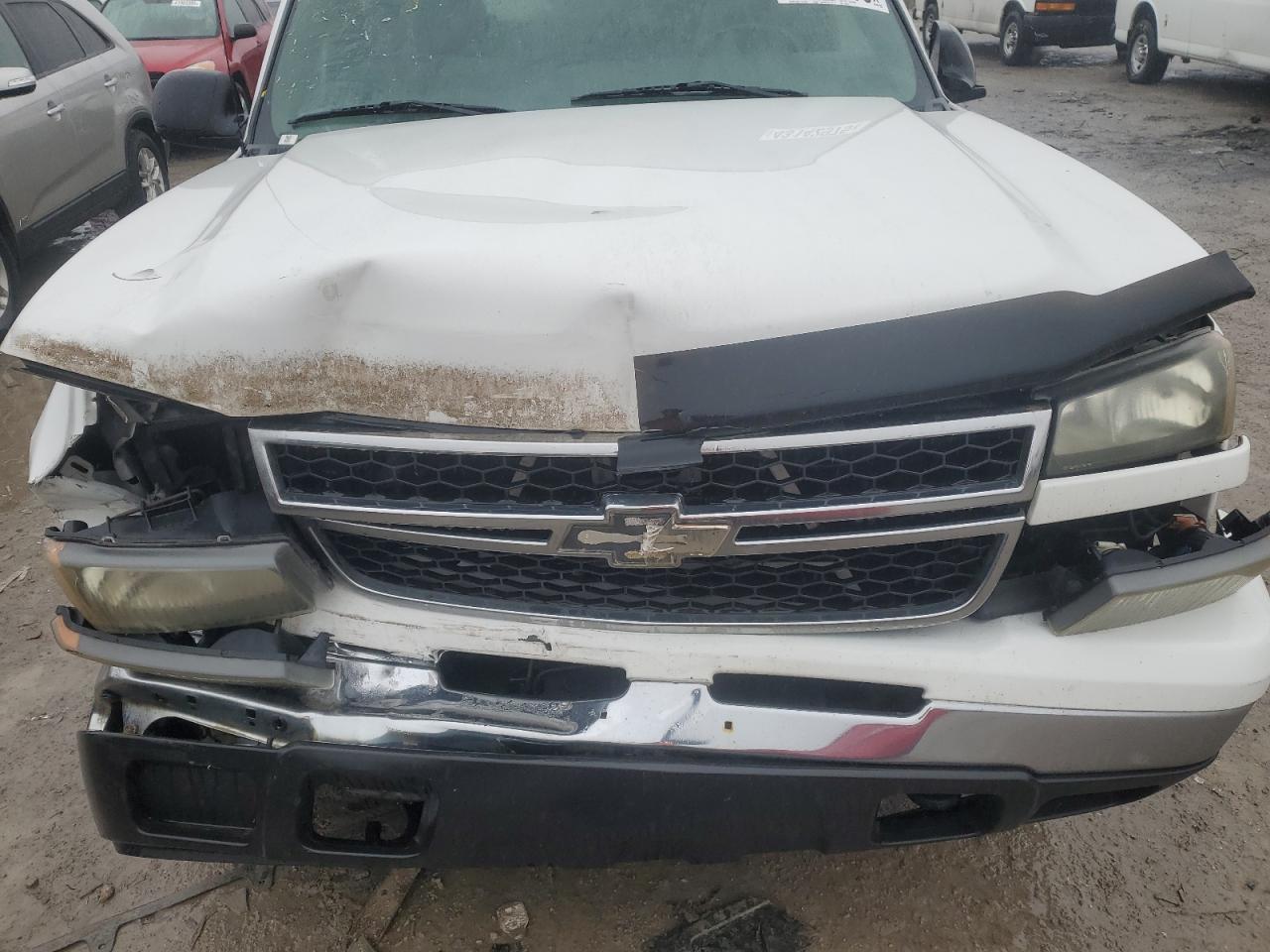 2007 Chevrolet Silverado - Image 11