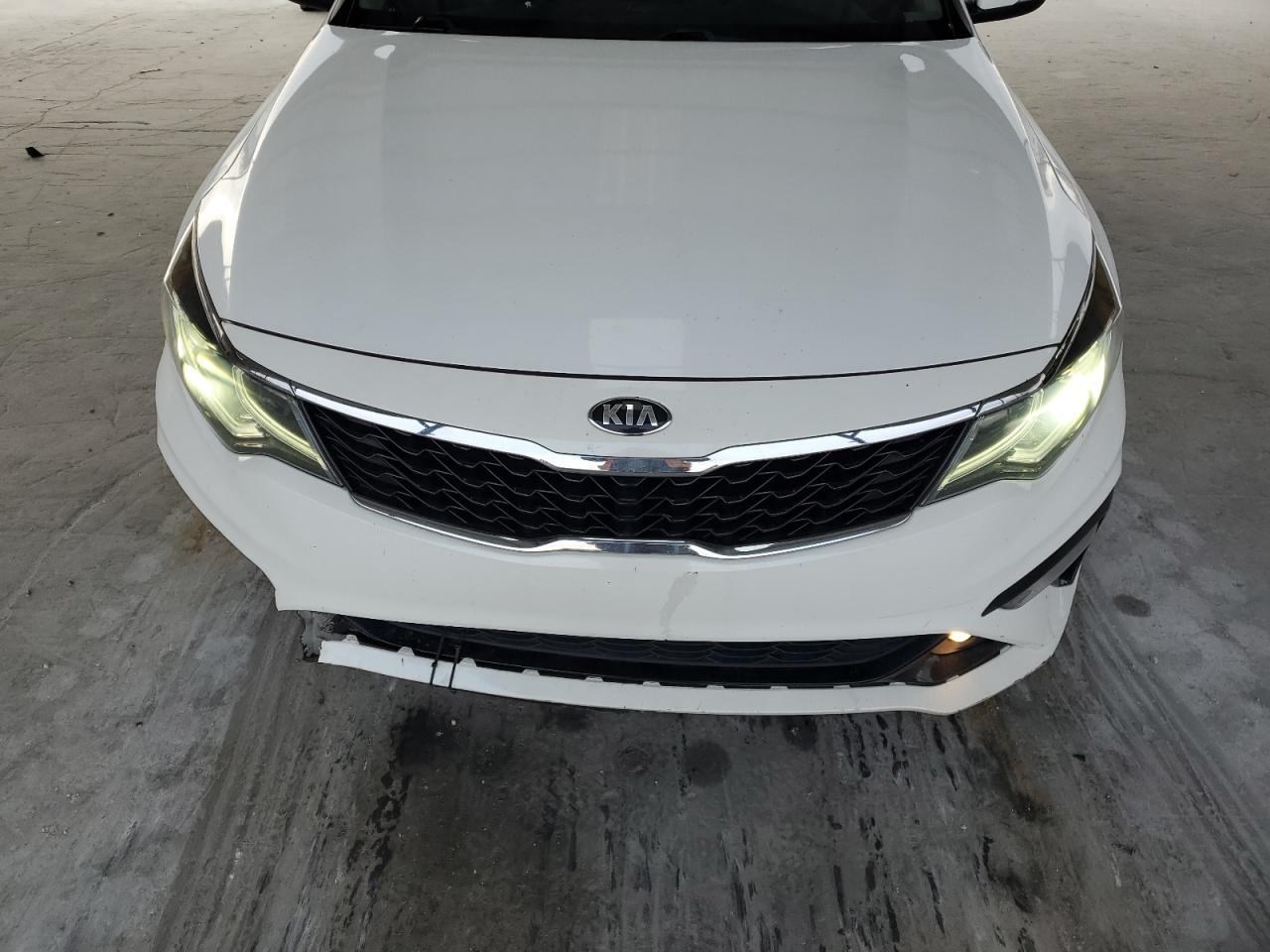 2020 Kia Optima - Image 12