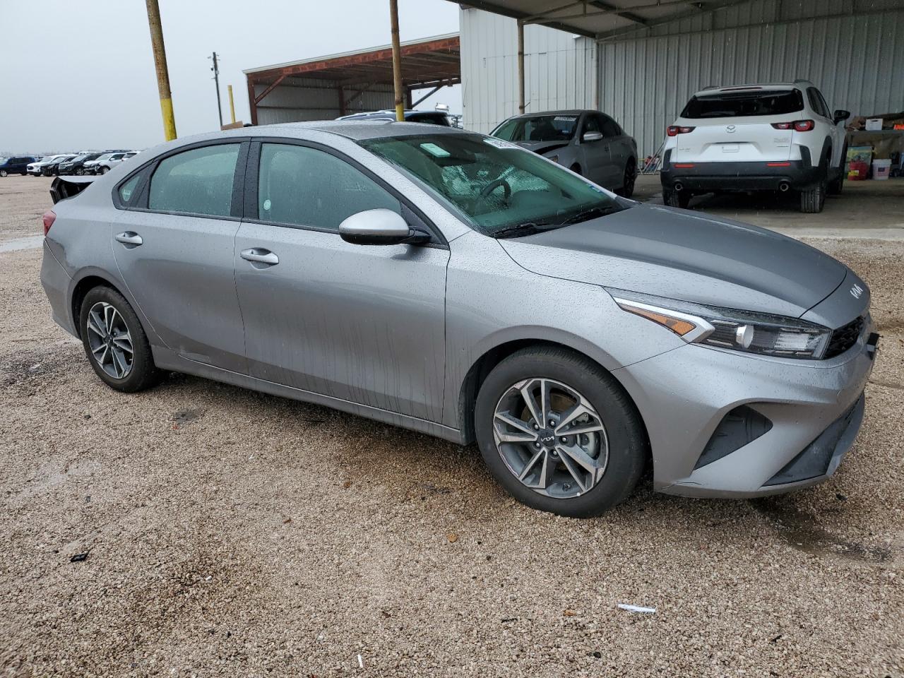 2024 Kia Forte - Image 4