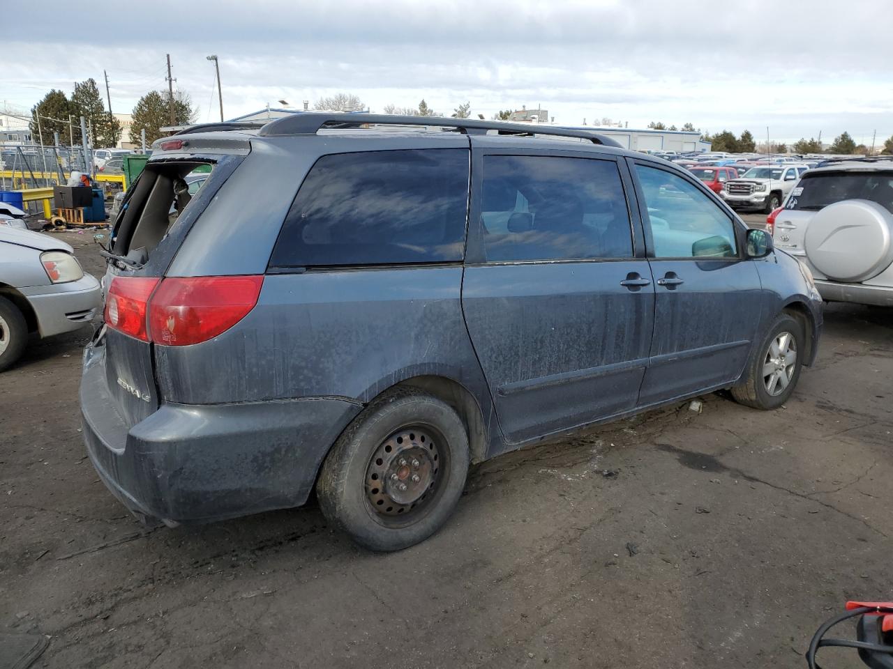 2006 Toyota Sienna - Image 3