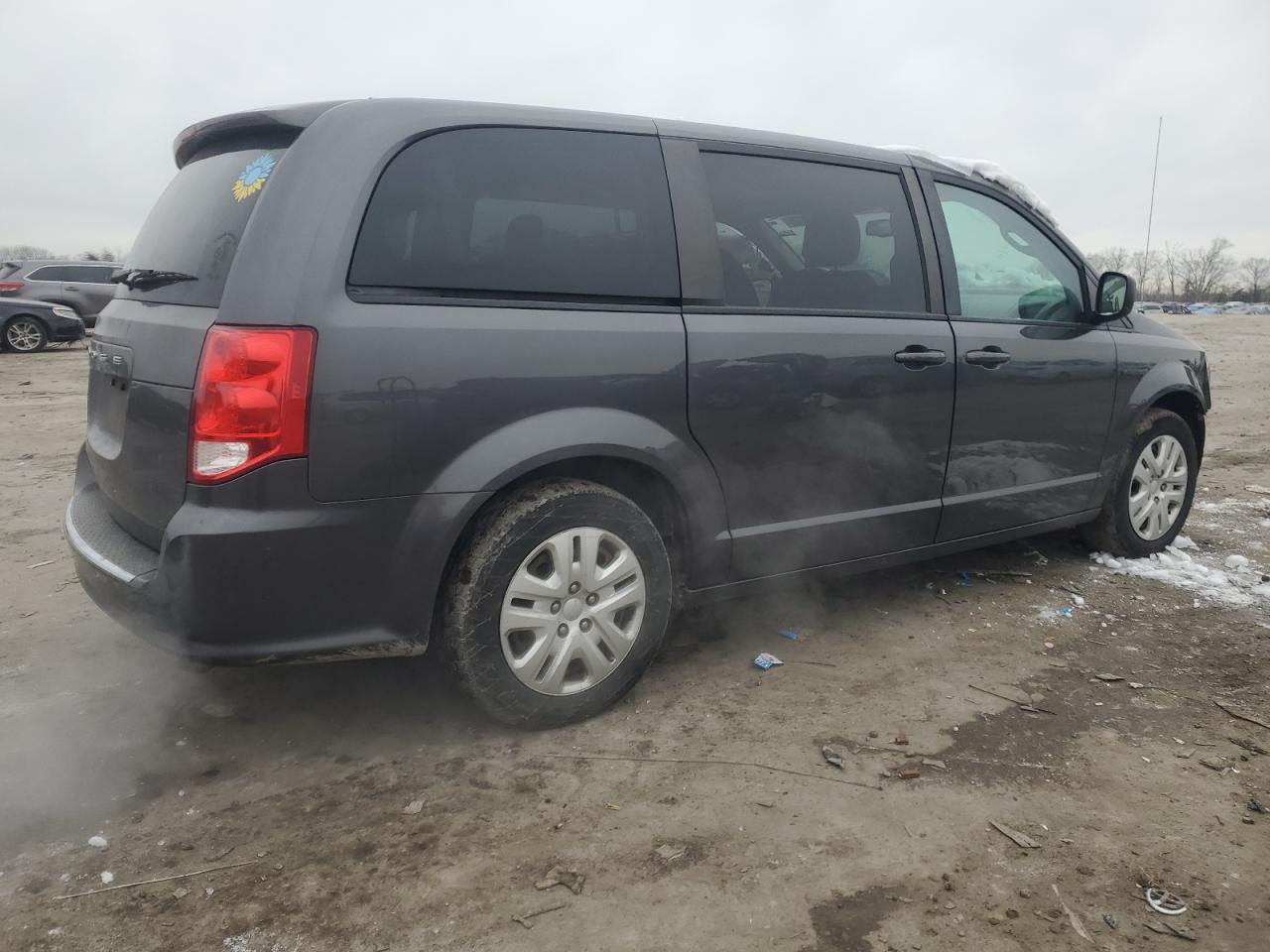 2018 Dodge Caravan - Image 3