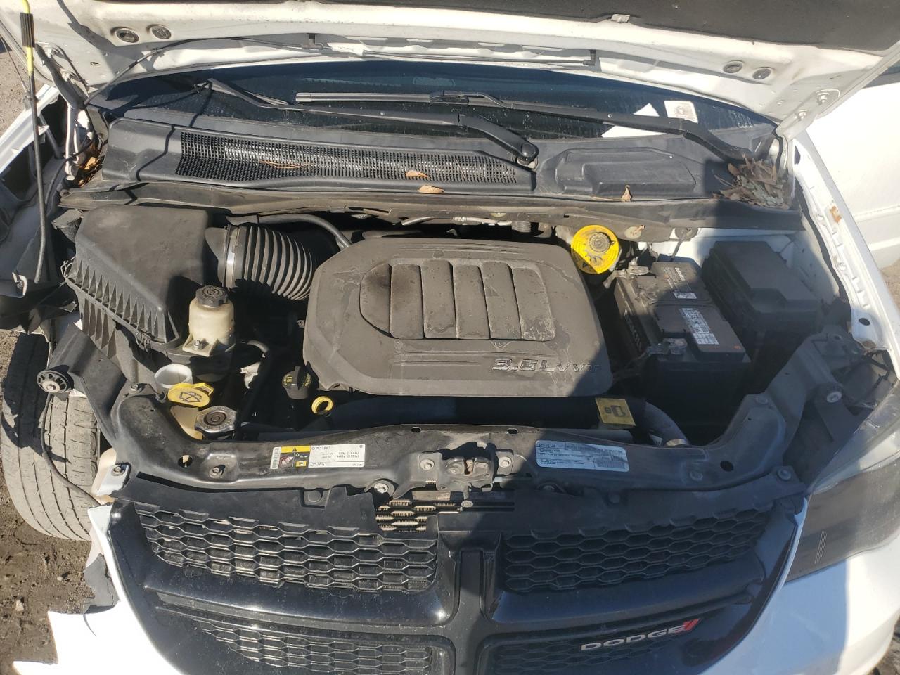 2017 Dodge Caravan - Image 14