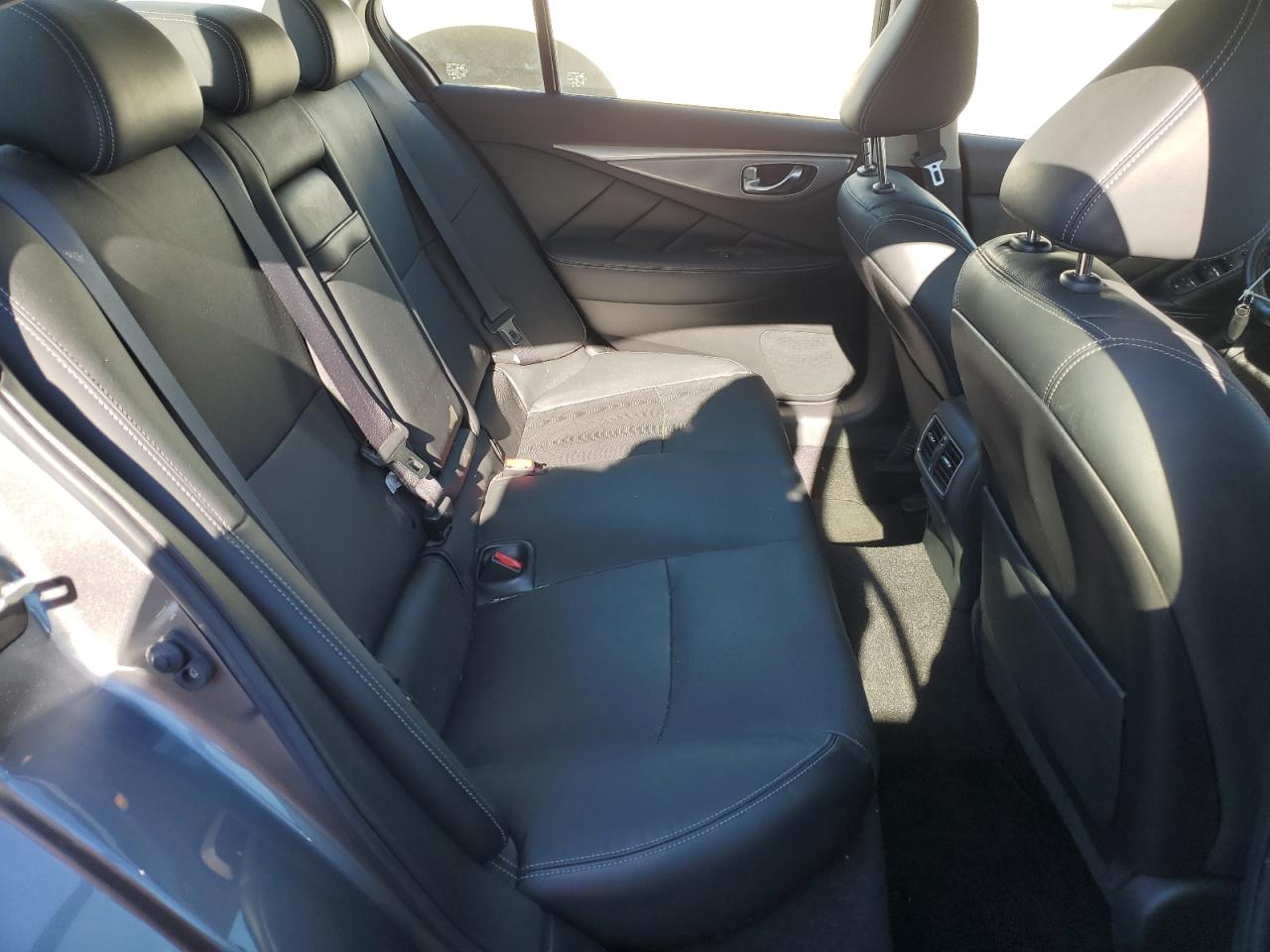 2015 Infiniti Q50 - Image 10