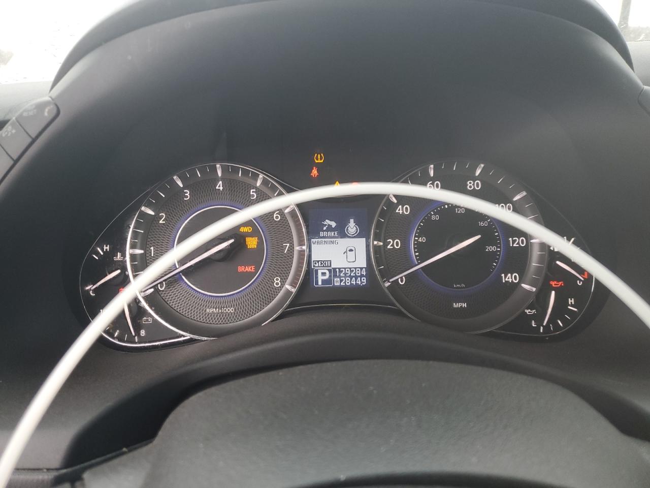 2011 Infiniti QX56 - Image 9