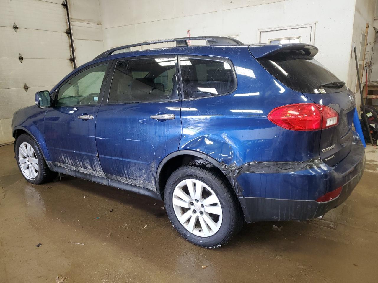 2011 Subaru Tribeca - Image 2