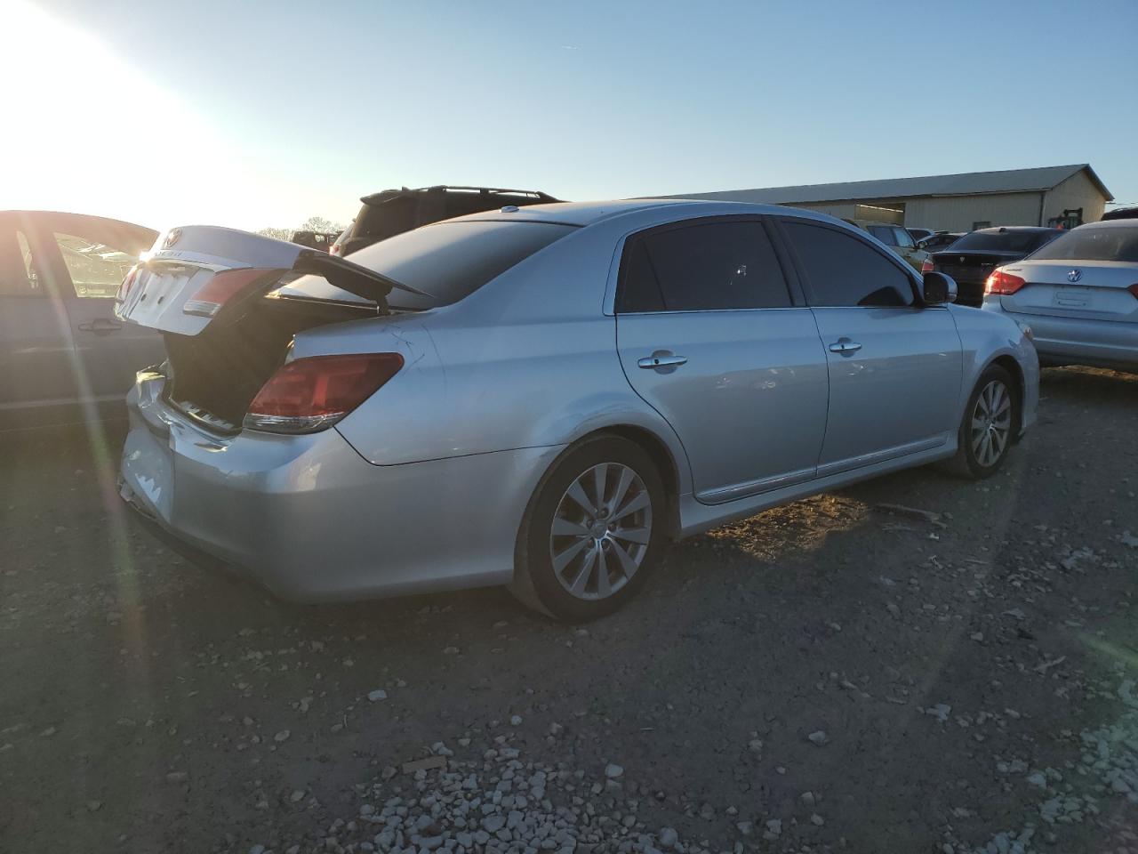 2011 Toyota Avalon - Image 3