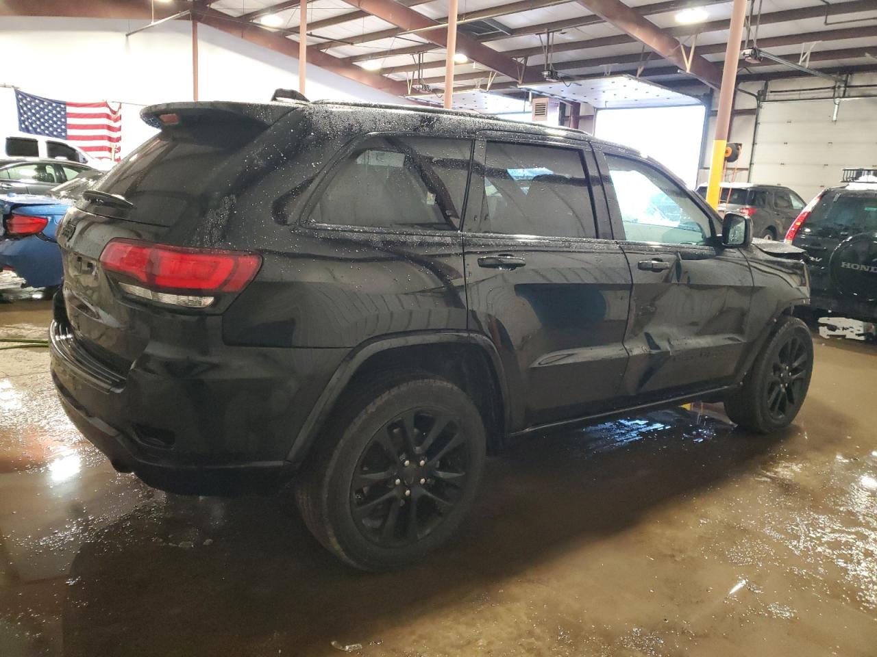 2017 Jeep Grand Cherokee - Image 3