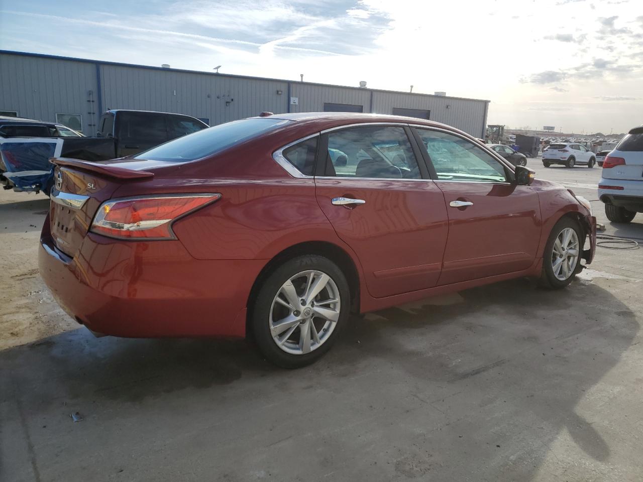 2015 Nissan Altima - Image 3