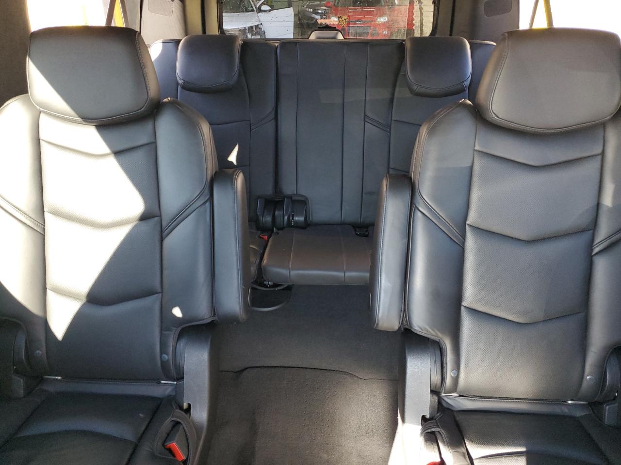 2020 Cadillac Escalade - Image 10