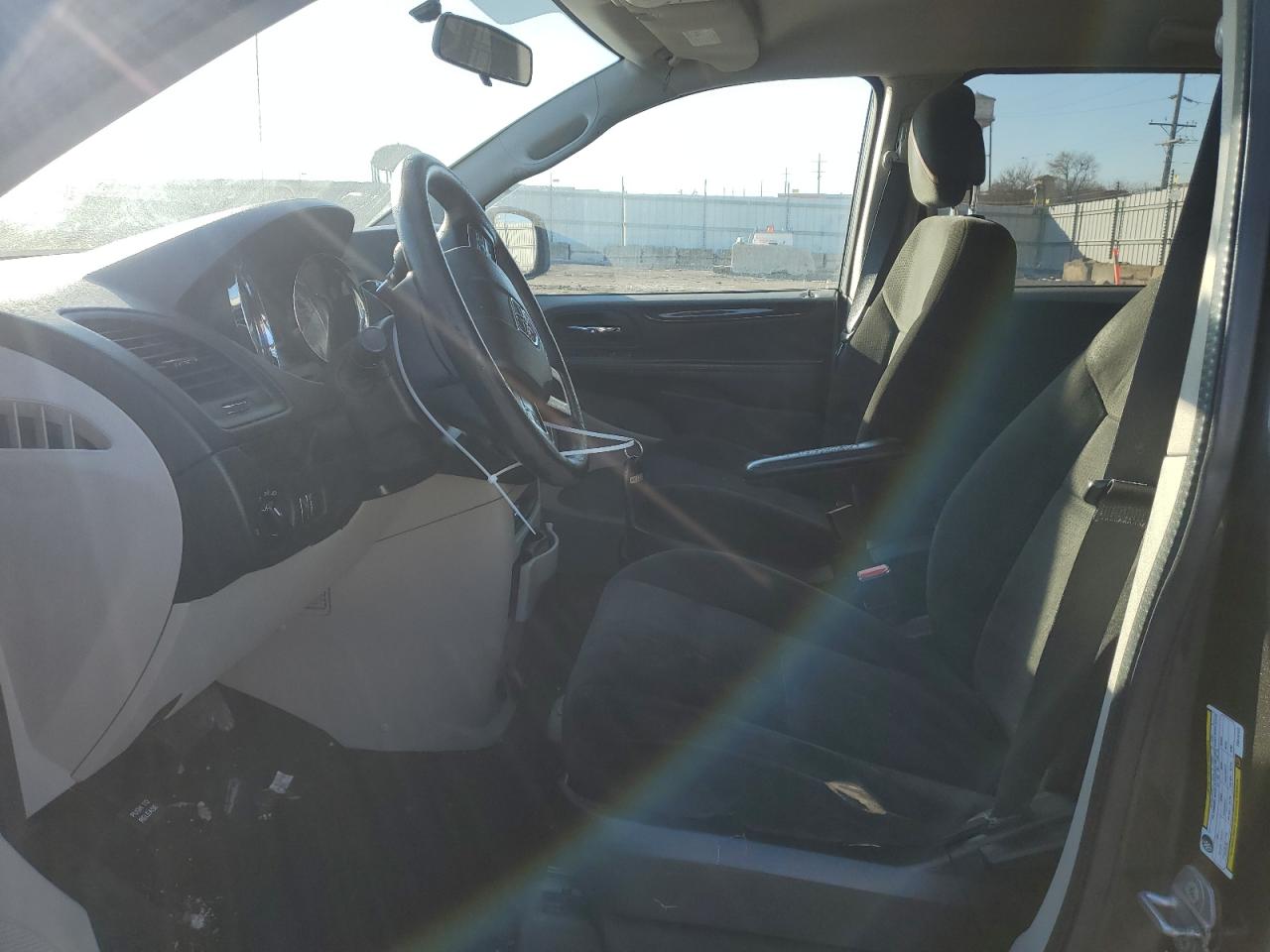 2015 Dodge Caravan - Image 7
