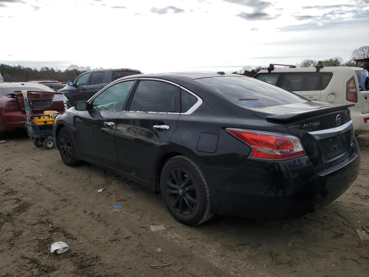 2015 Nissan Altima - Image 2