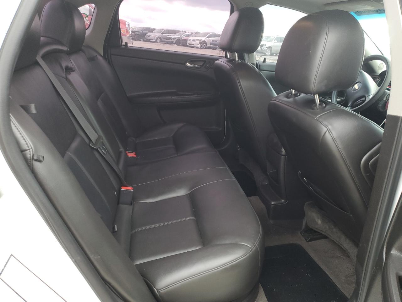 2015 Chevrolet Impala - Image 10