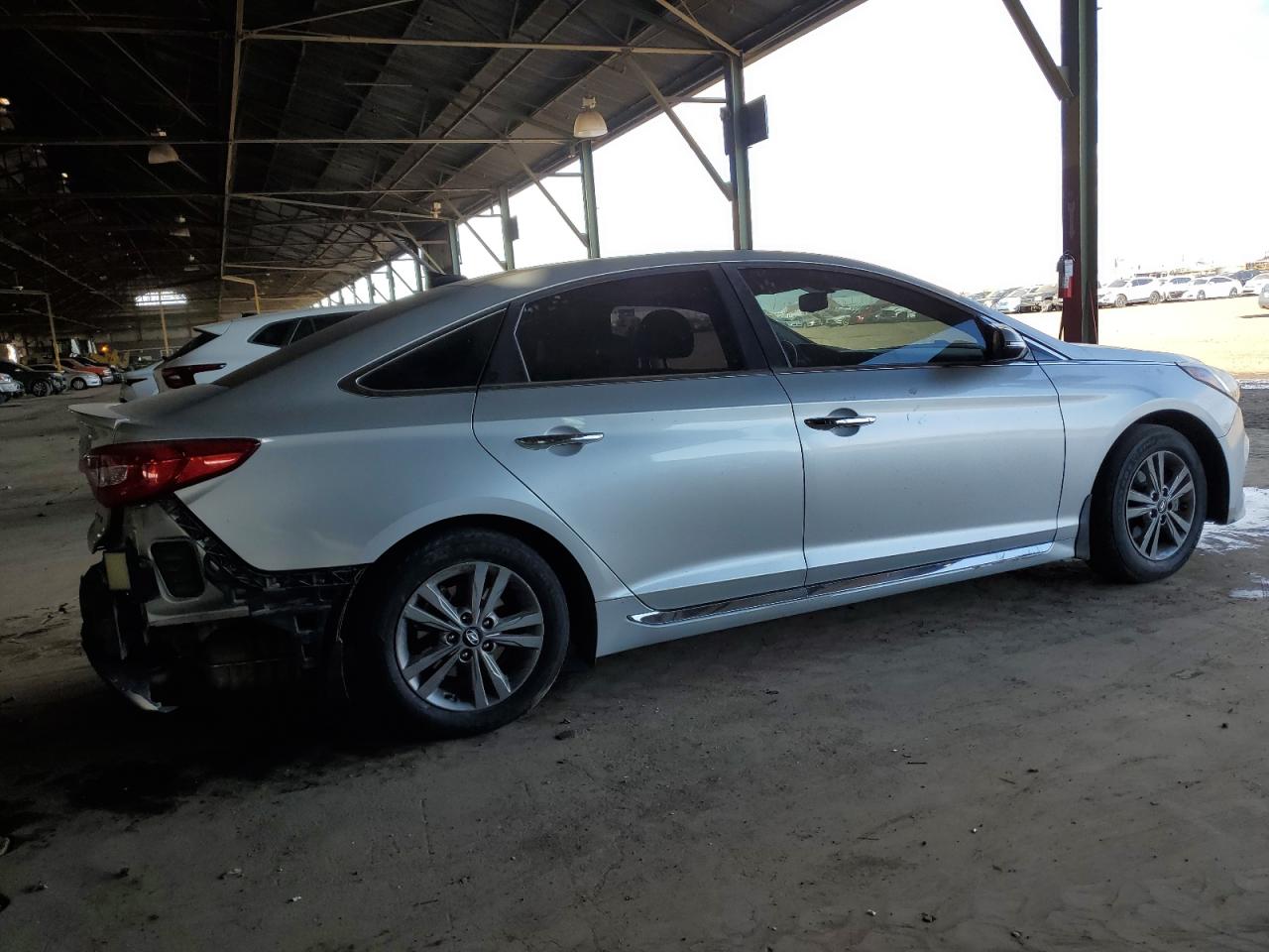 2016 Hyundai Sonata - Image 3