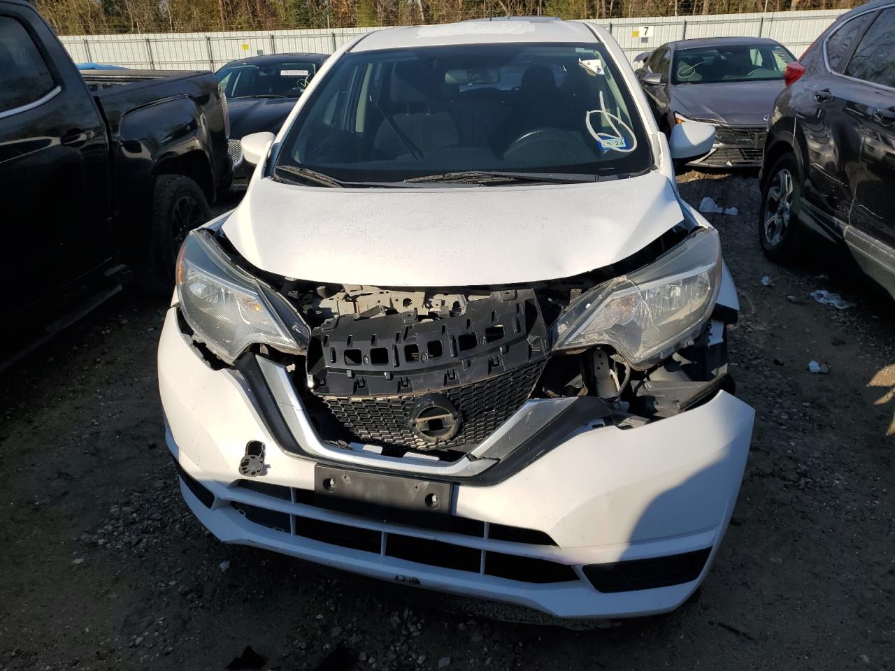 VIN 3N1CE2CP8JL358957 2018 NISSAN VERSA no.5