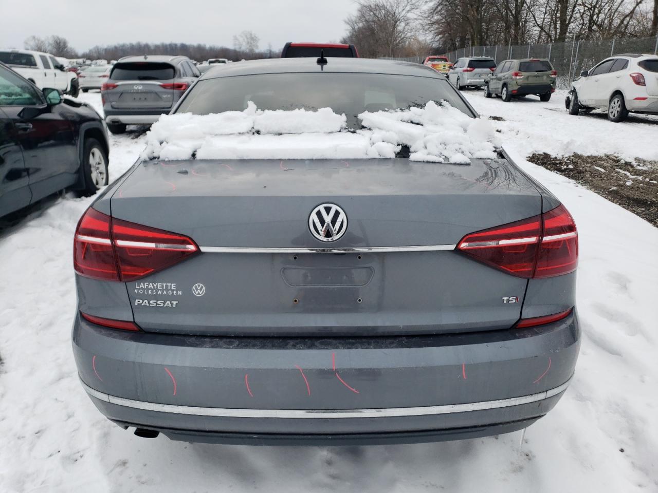2017 Volkswagen Passat - Image 6