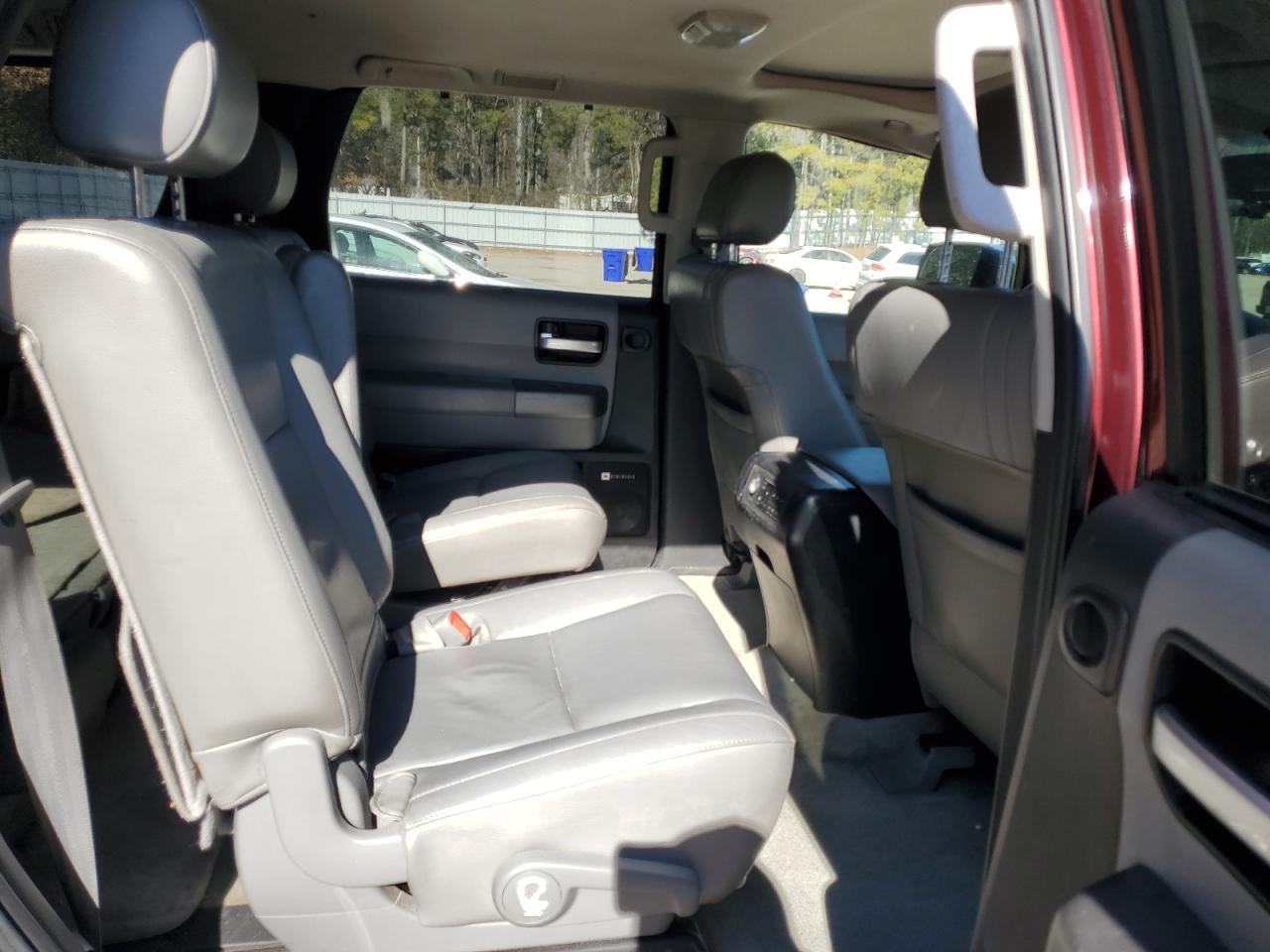 2010 Toyota Sequoia - Image 12