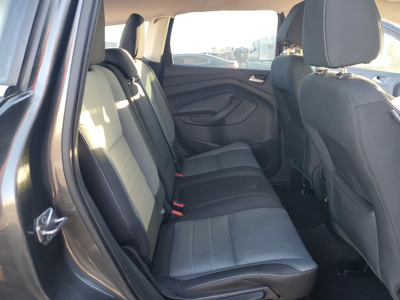 2016 Ford Escape - Image 11