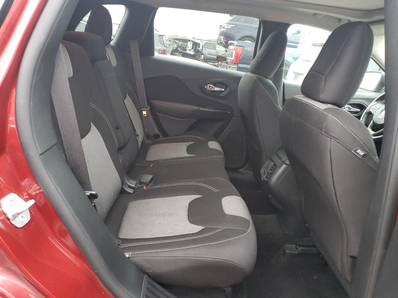 2014 Jeep Grand Cherokee - Image 11