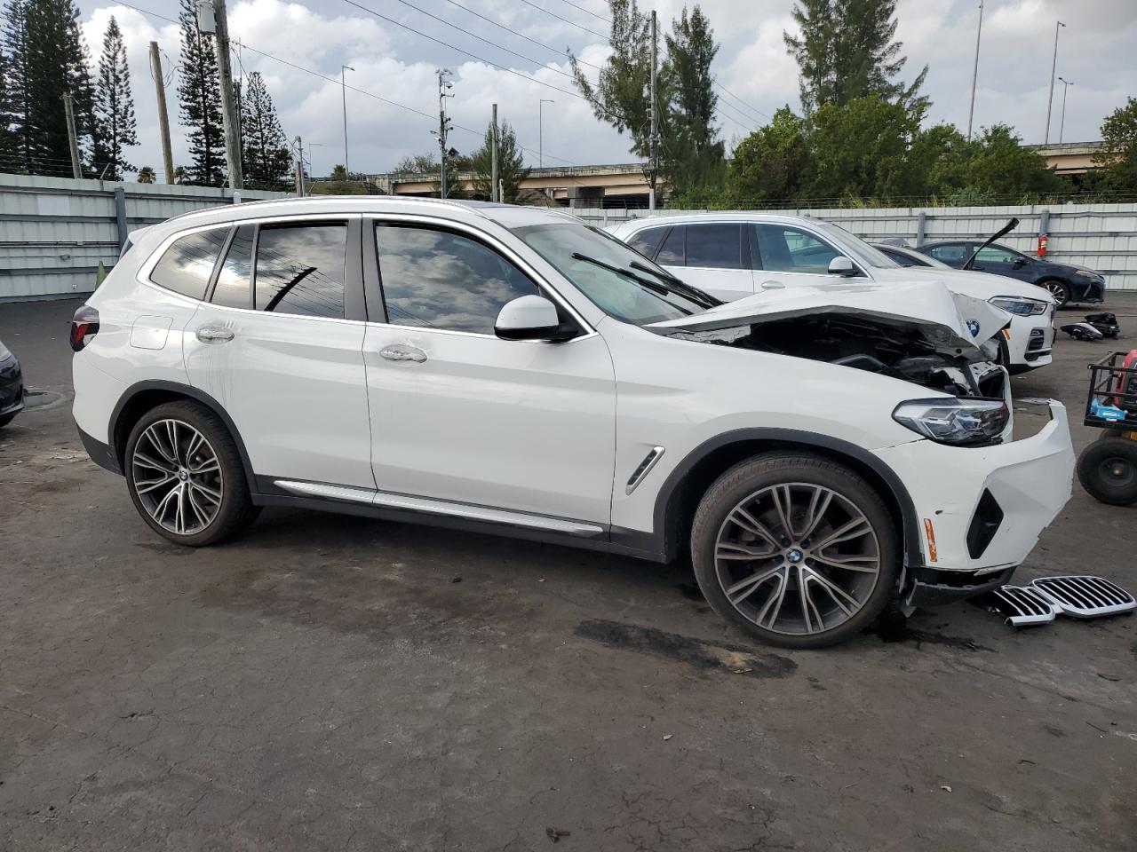 2022 BMW X3 - Image 4