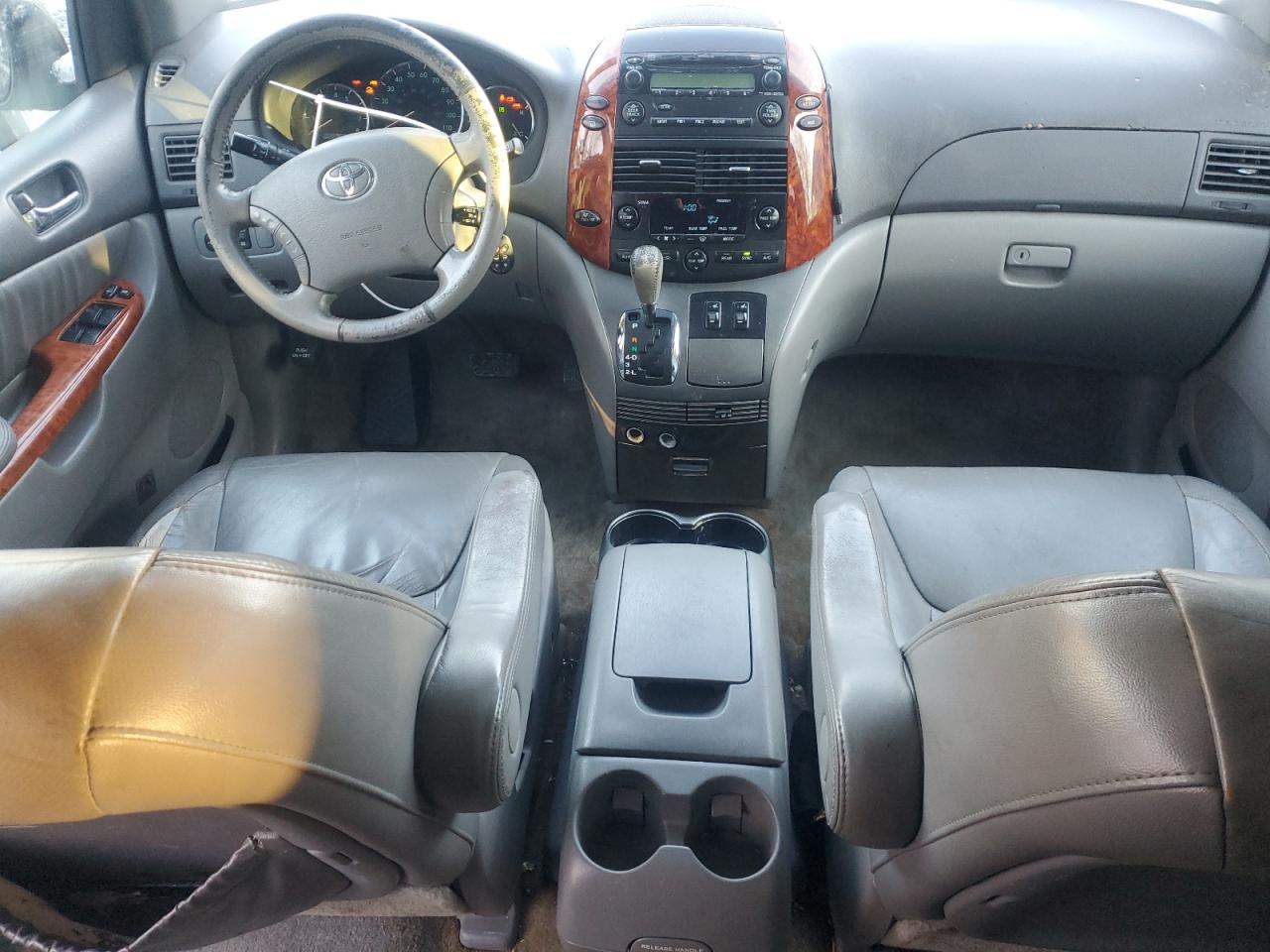 2008 Toyota Sienna - Image 8