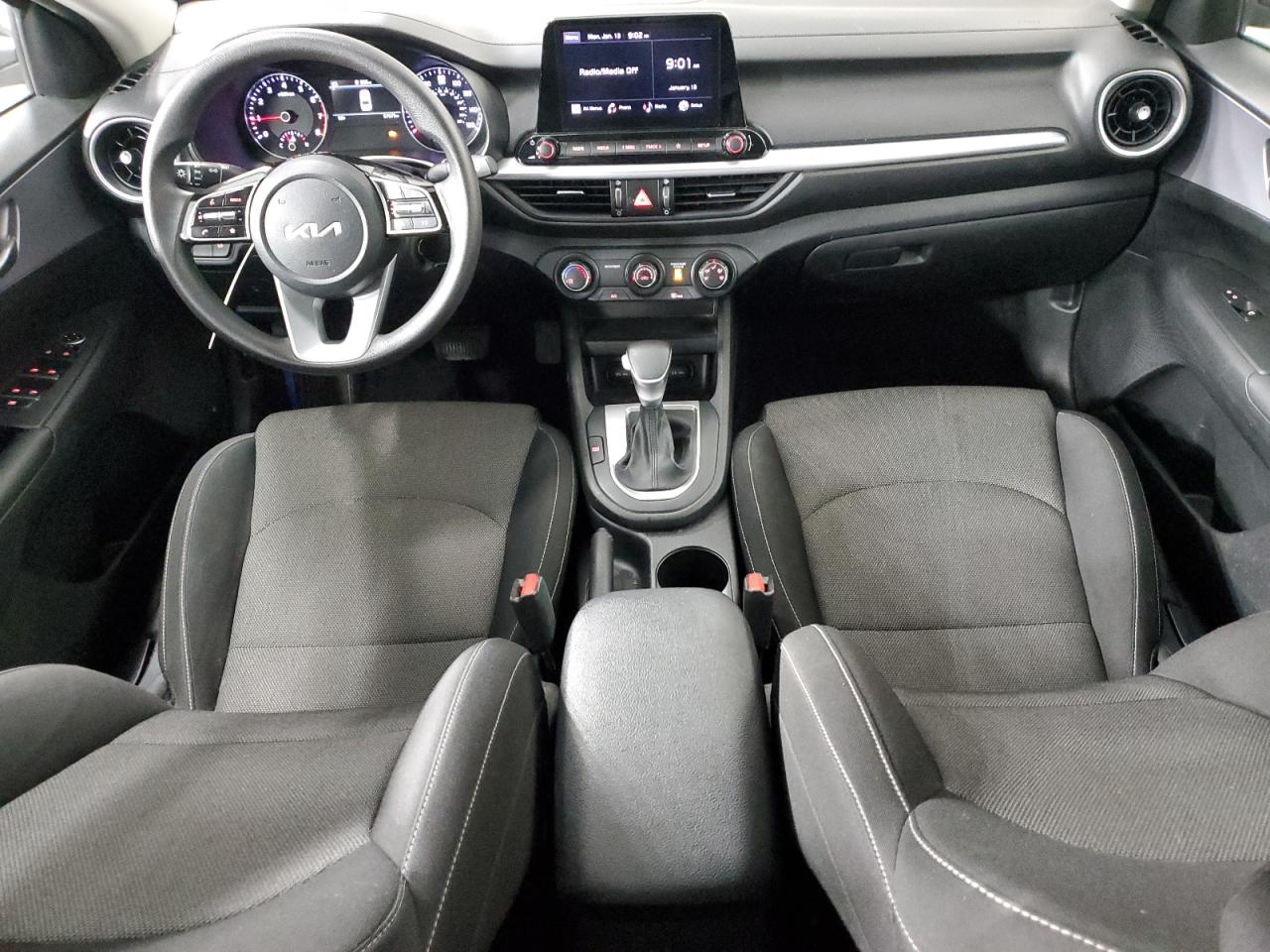 2022 Kia Forte - Image 8