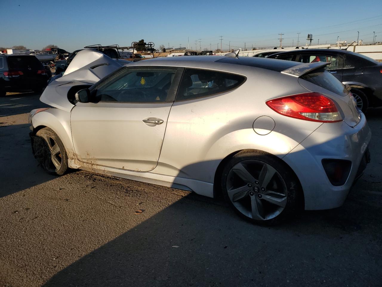 2013 Hyundai Veloster - Image 2