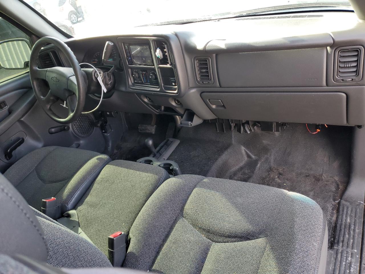 2004 Chevrolet Silverado - Image 8
