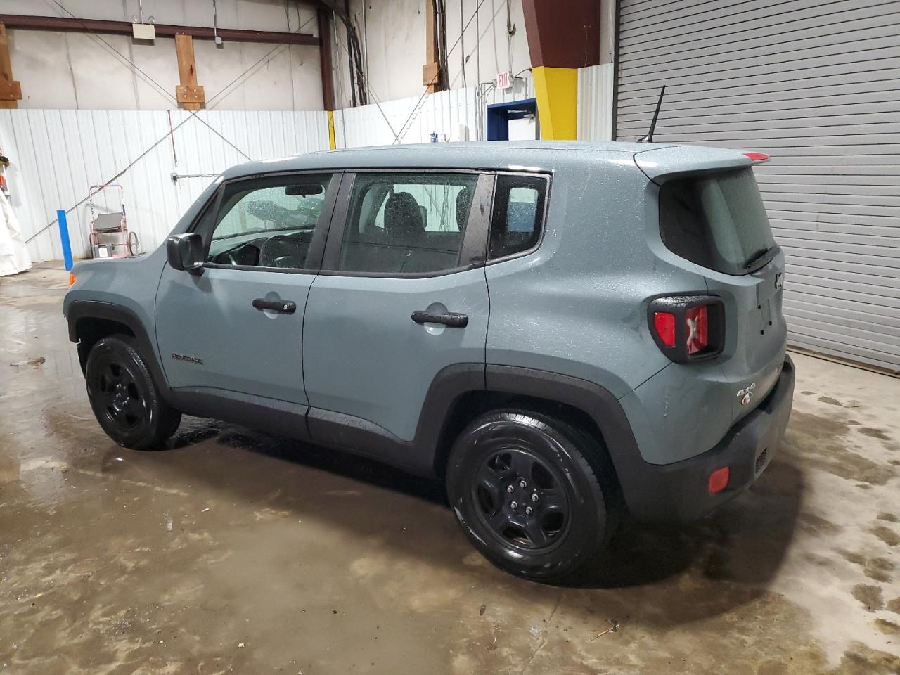2018 Jeep Renegade - Image 2