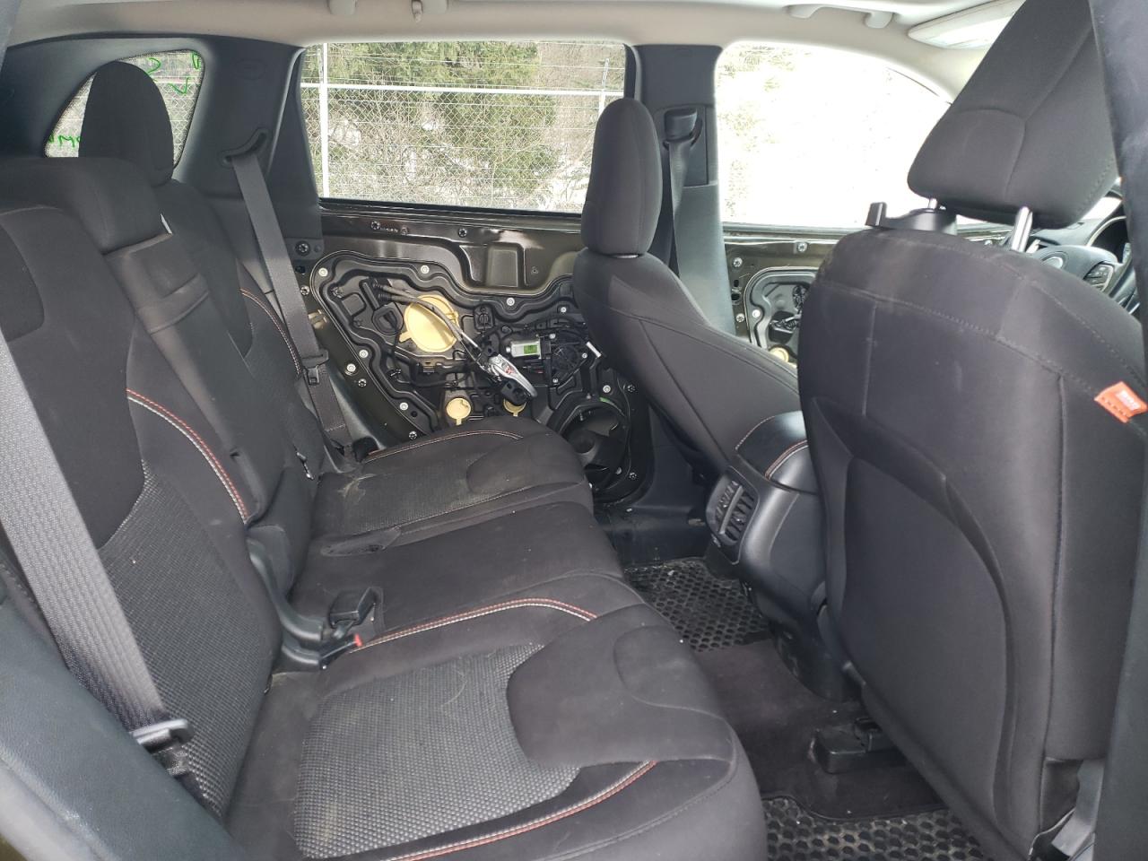 2016 Jeep Grand Cherokee - Image 11
