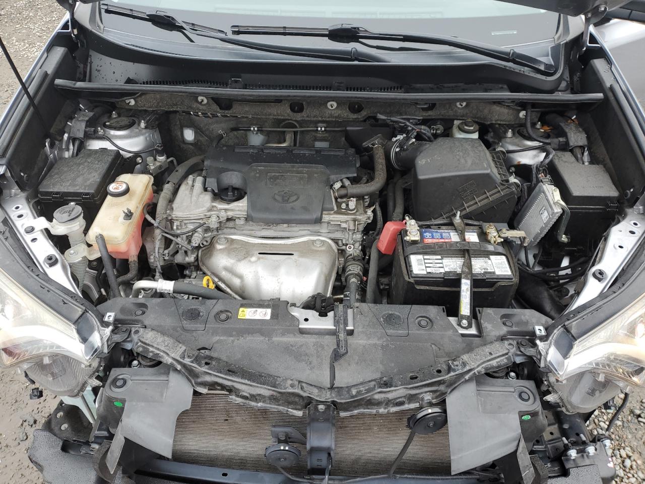 2018 Toyota RAV 4 - Image 12