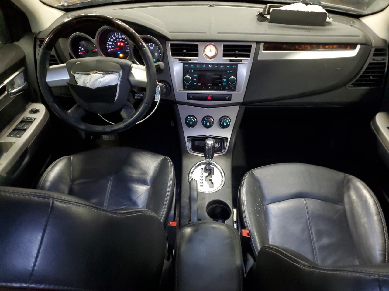 2010 Chrysler Sebring - Image 8