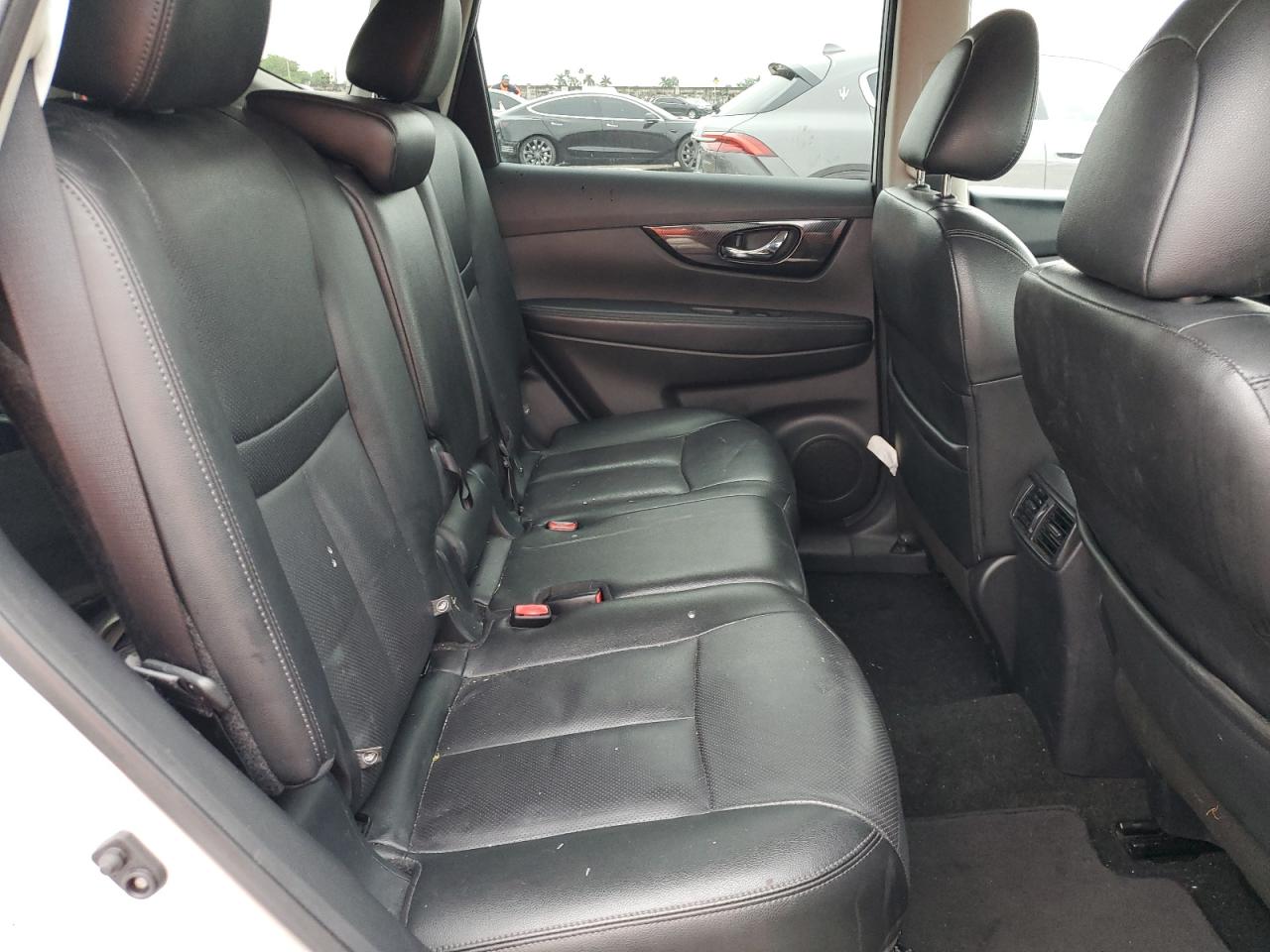 2019 Nissan Rogue - Image 11