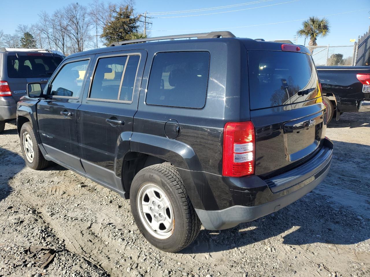 VIN 1C4NJPBB5GD698828 2016 JEEP PATRIOT no.2