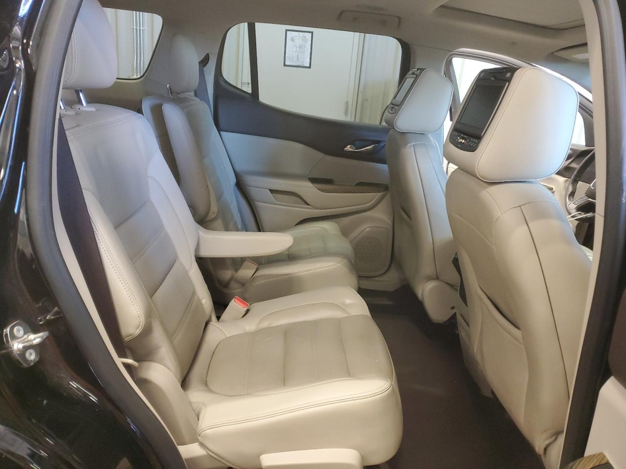 2018 GMC Acadia - Image 11