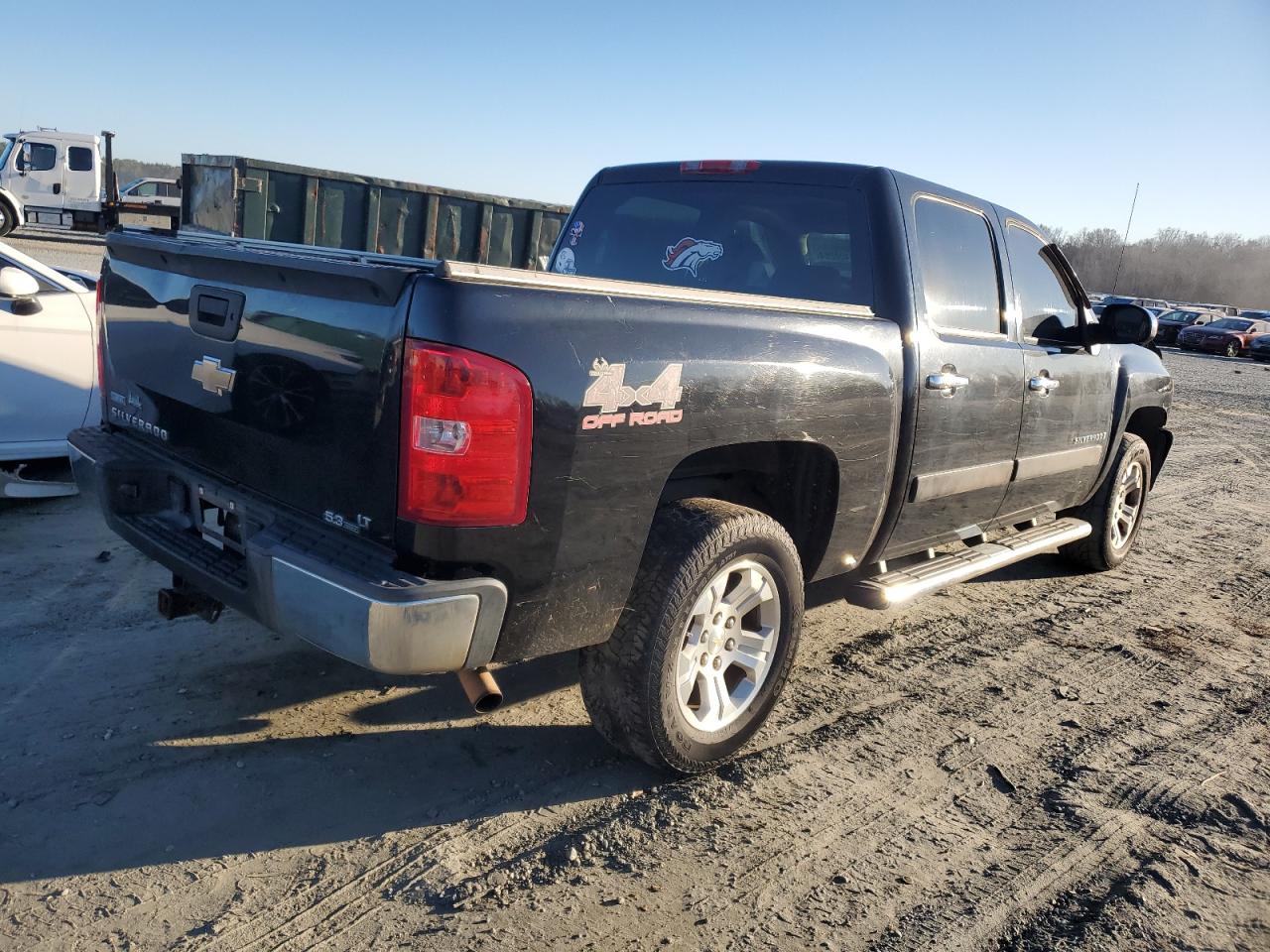 2008 Chevrolet Silverado - Image 3