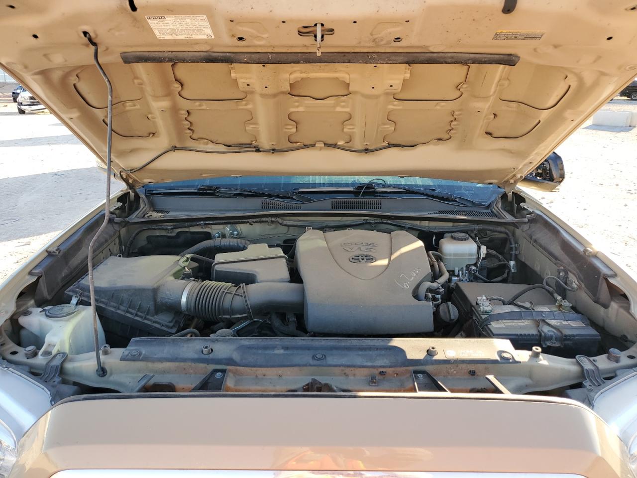 2017 Toyota Tacoma - Image 11