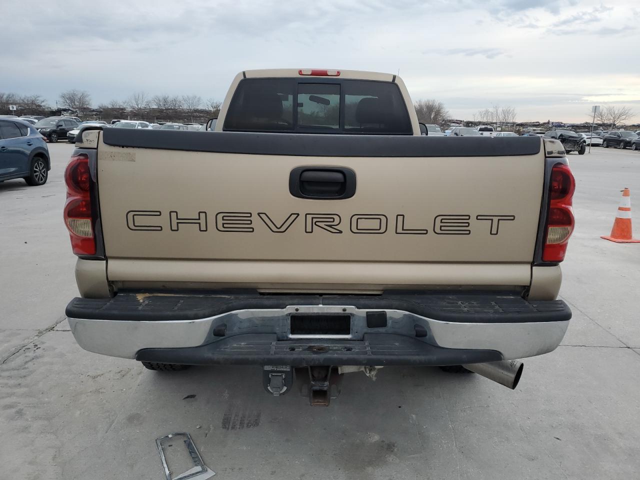 2006 Chevrolet Silverado - Image 6