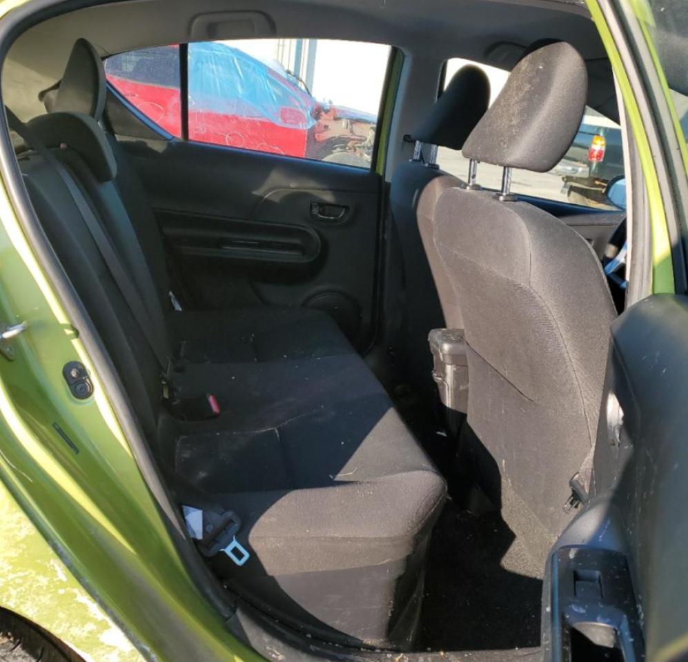 2015 Toyota Prius - Image 10
