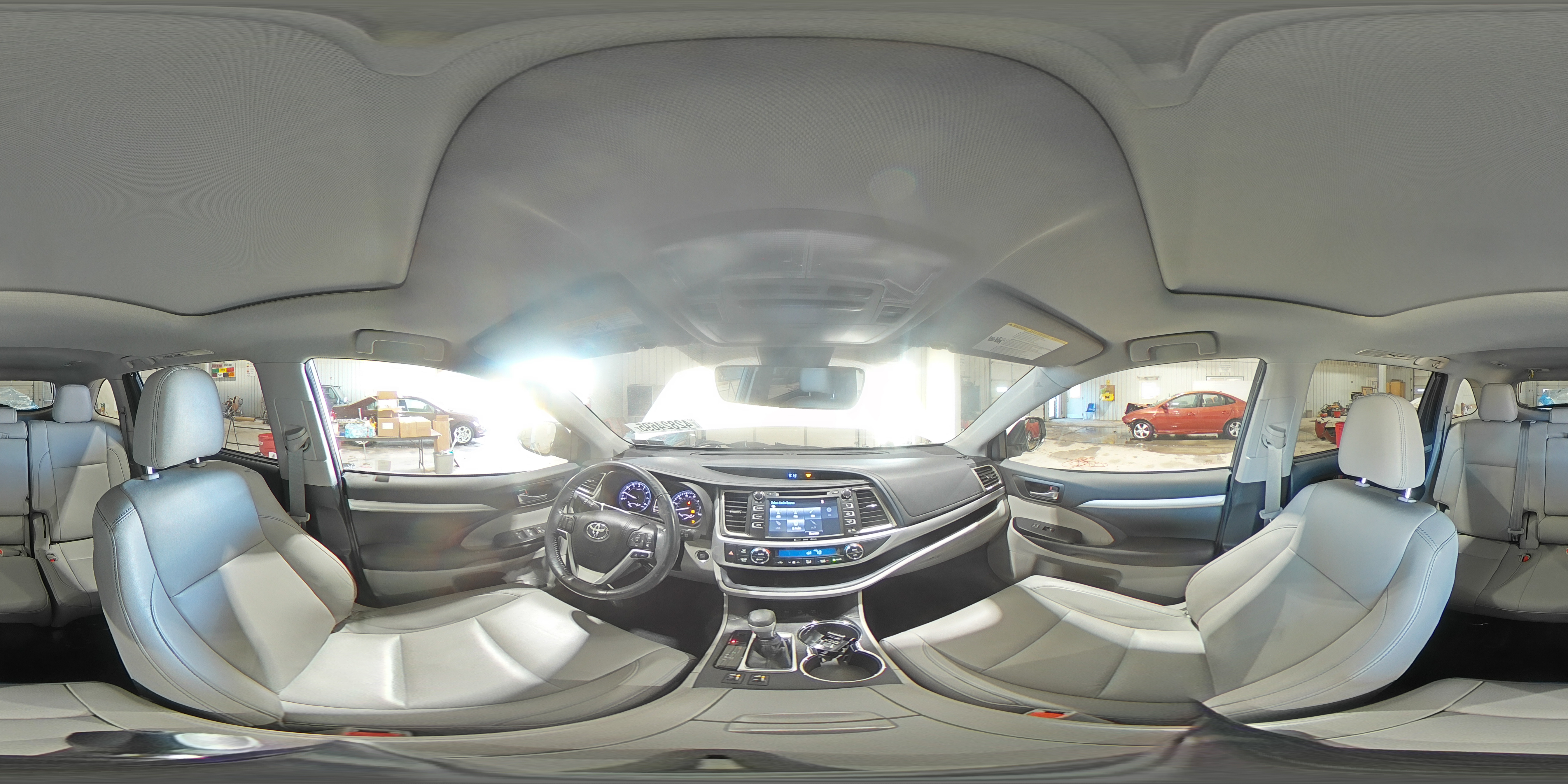 2018 Toyota Highlander - Image 15