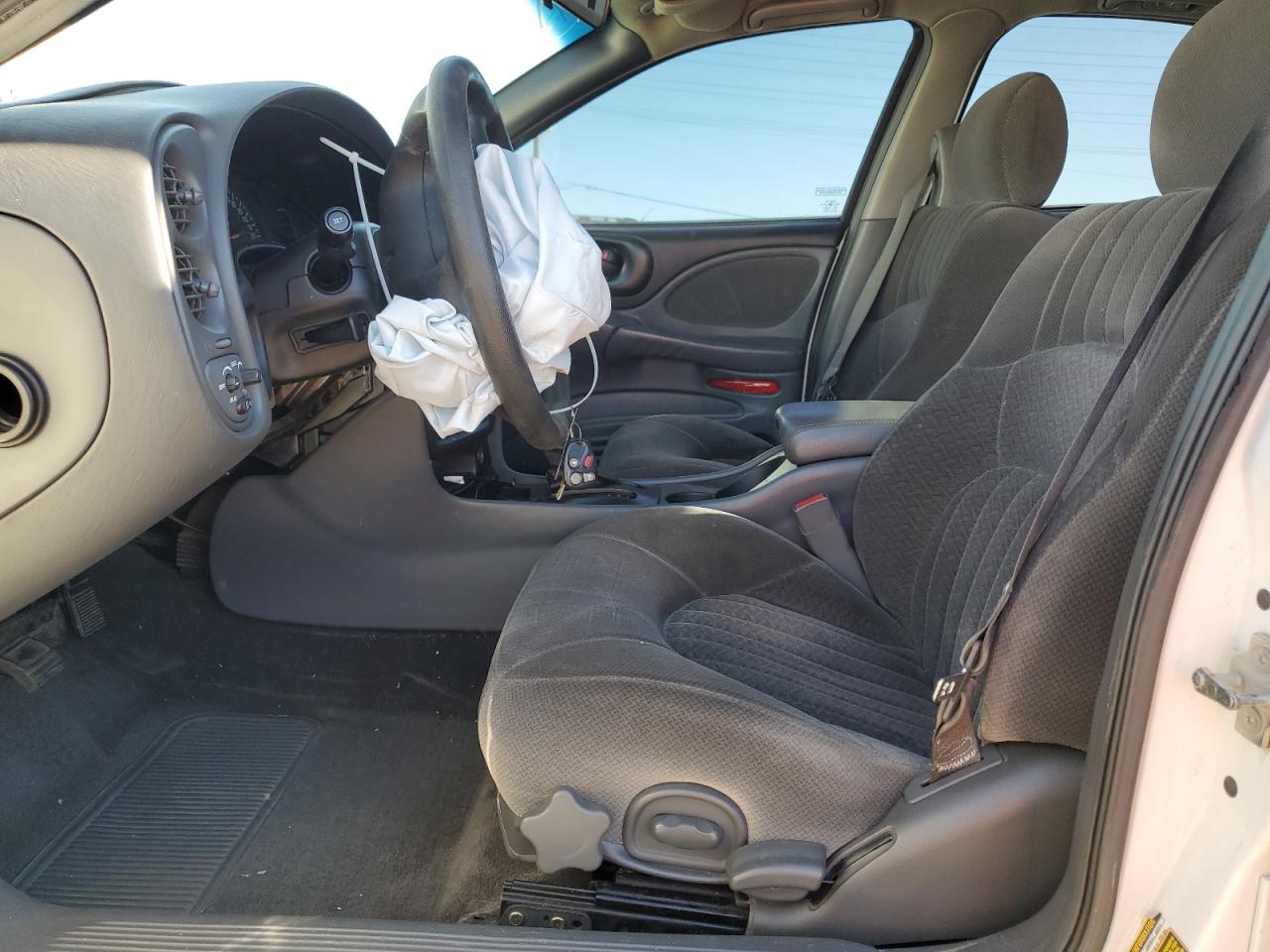 2005 Pontiac Bonneville - Image 7