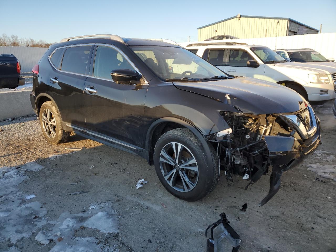2017 Nissan Rogue - Image 4