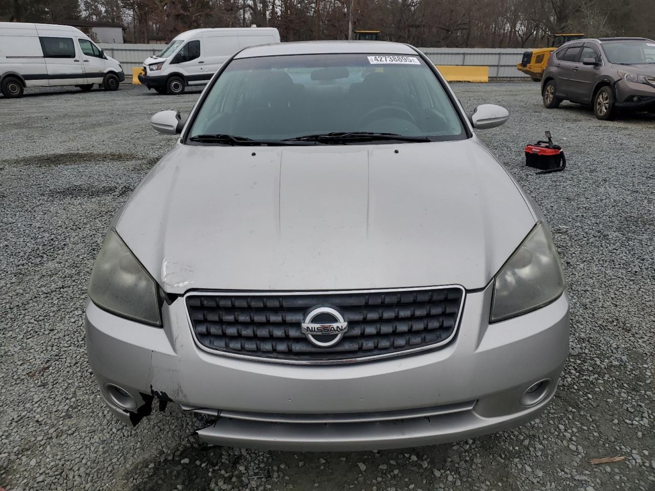2005 Nissan Altima - Image 5