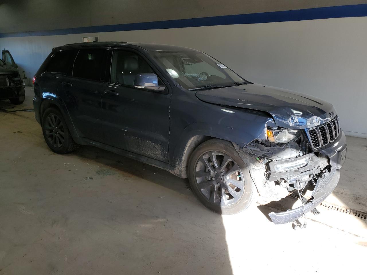 2019 Jeep Grand Cherokee - Image 4