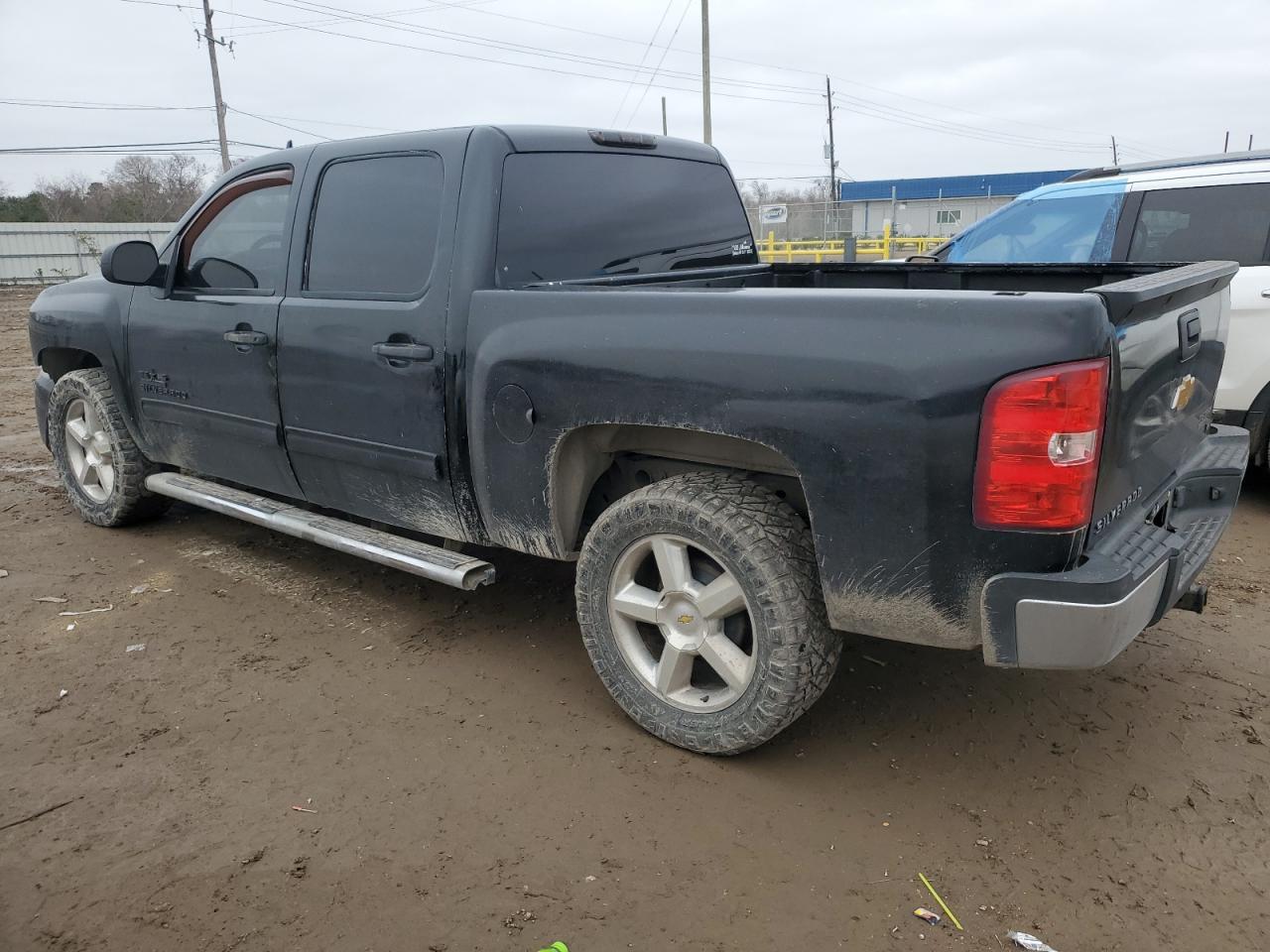 2011 Chevrolet Silverado - Image 2