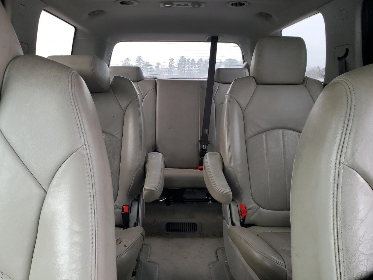 2011 GMC Acadia - Image 10