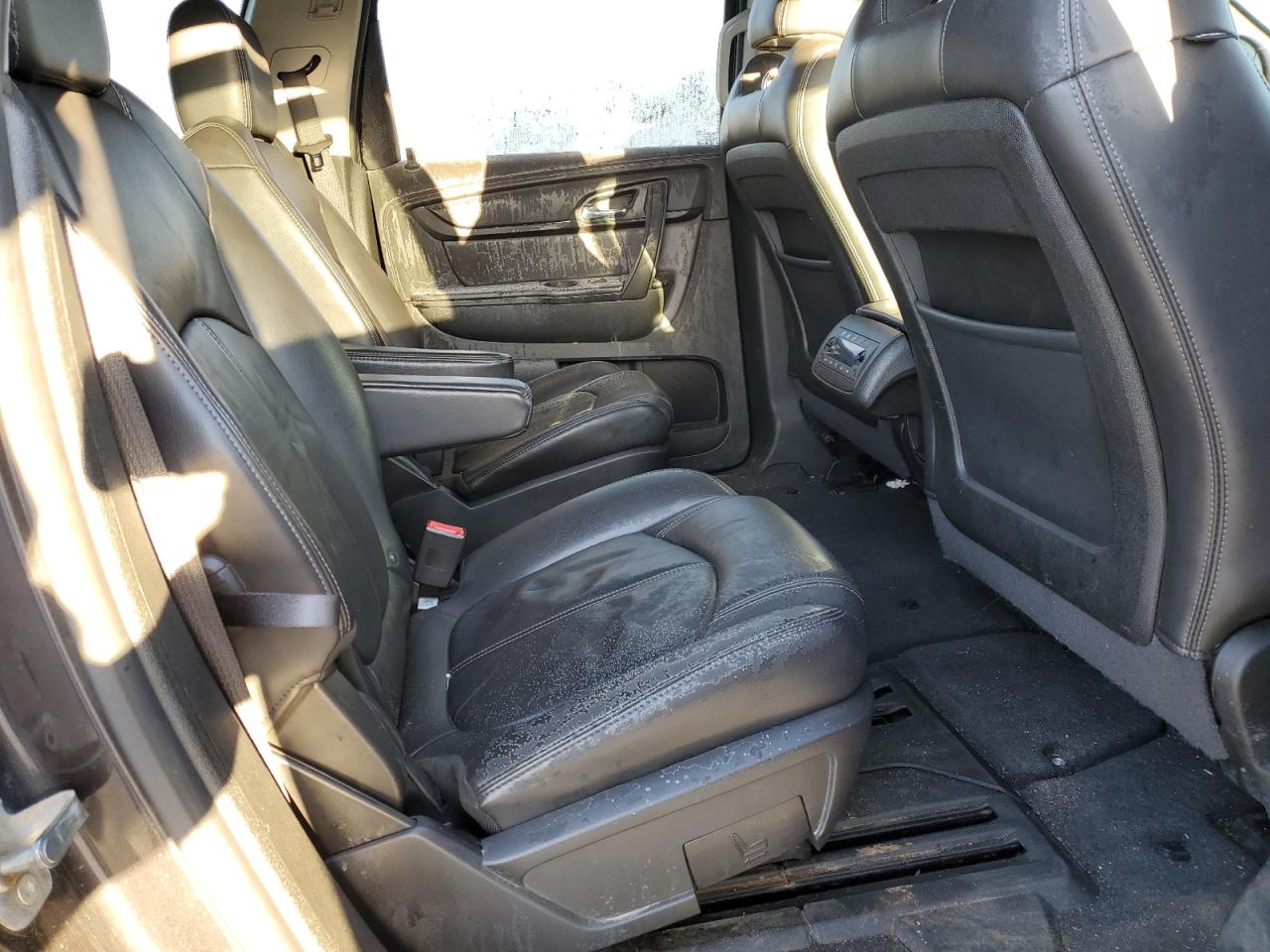 2017 Chevrolet Traverse - Image 12