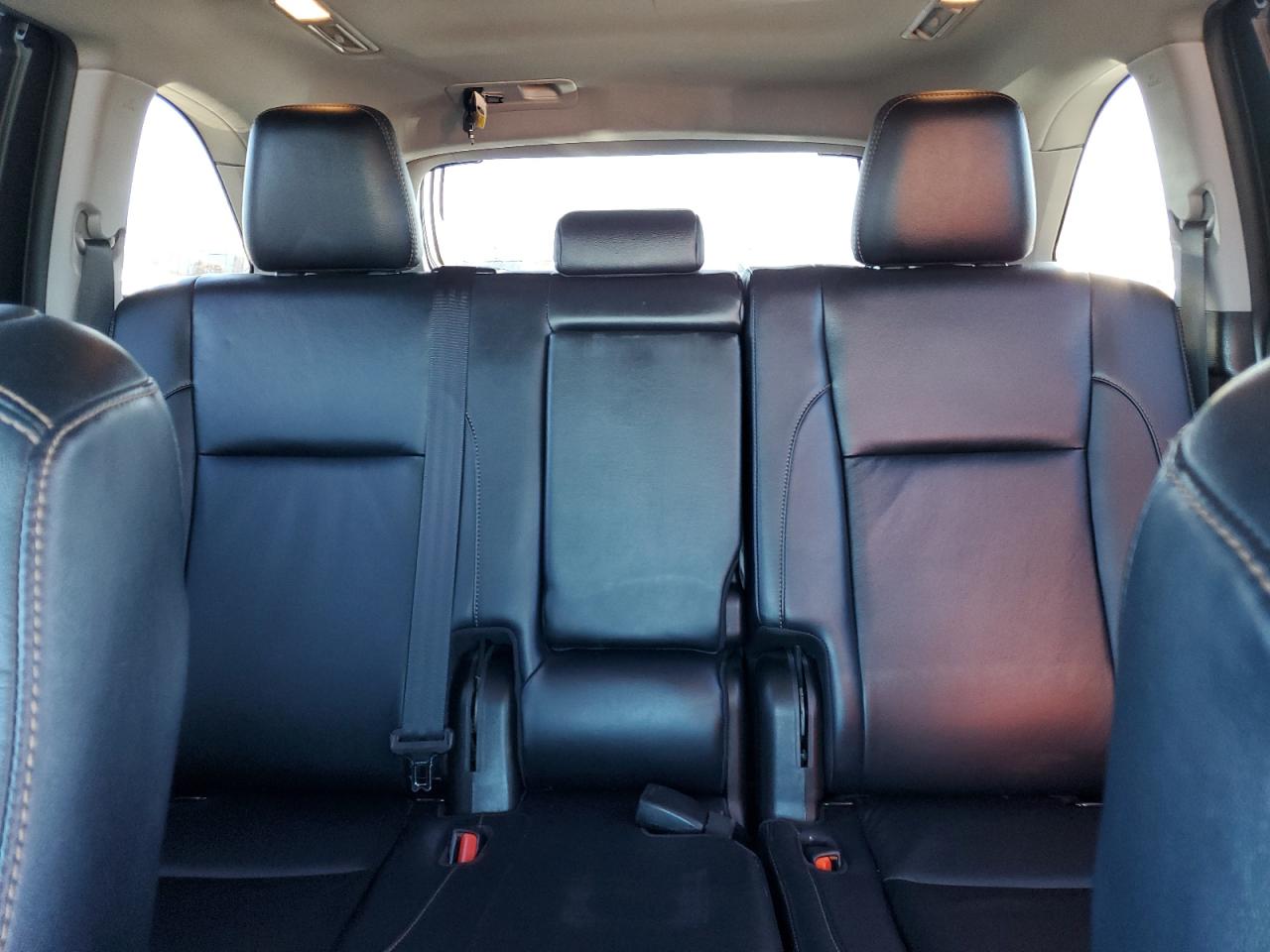 2019 Toyota Highlander - Image 10