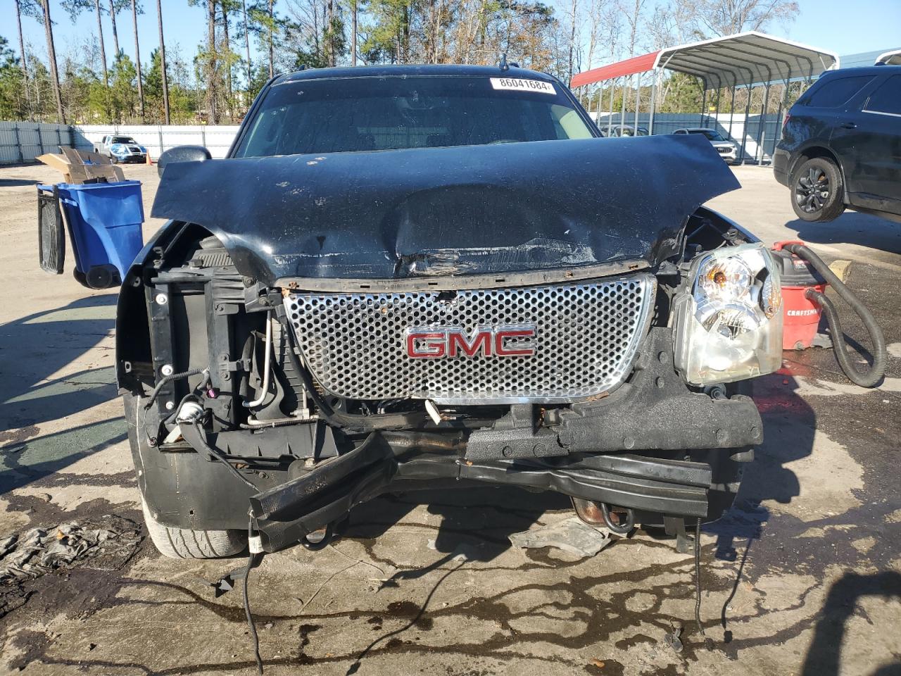 2011 GMC Yukon - Image 12