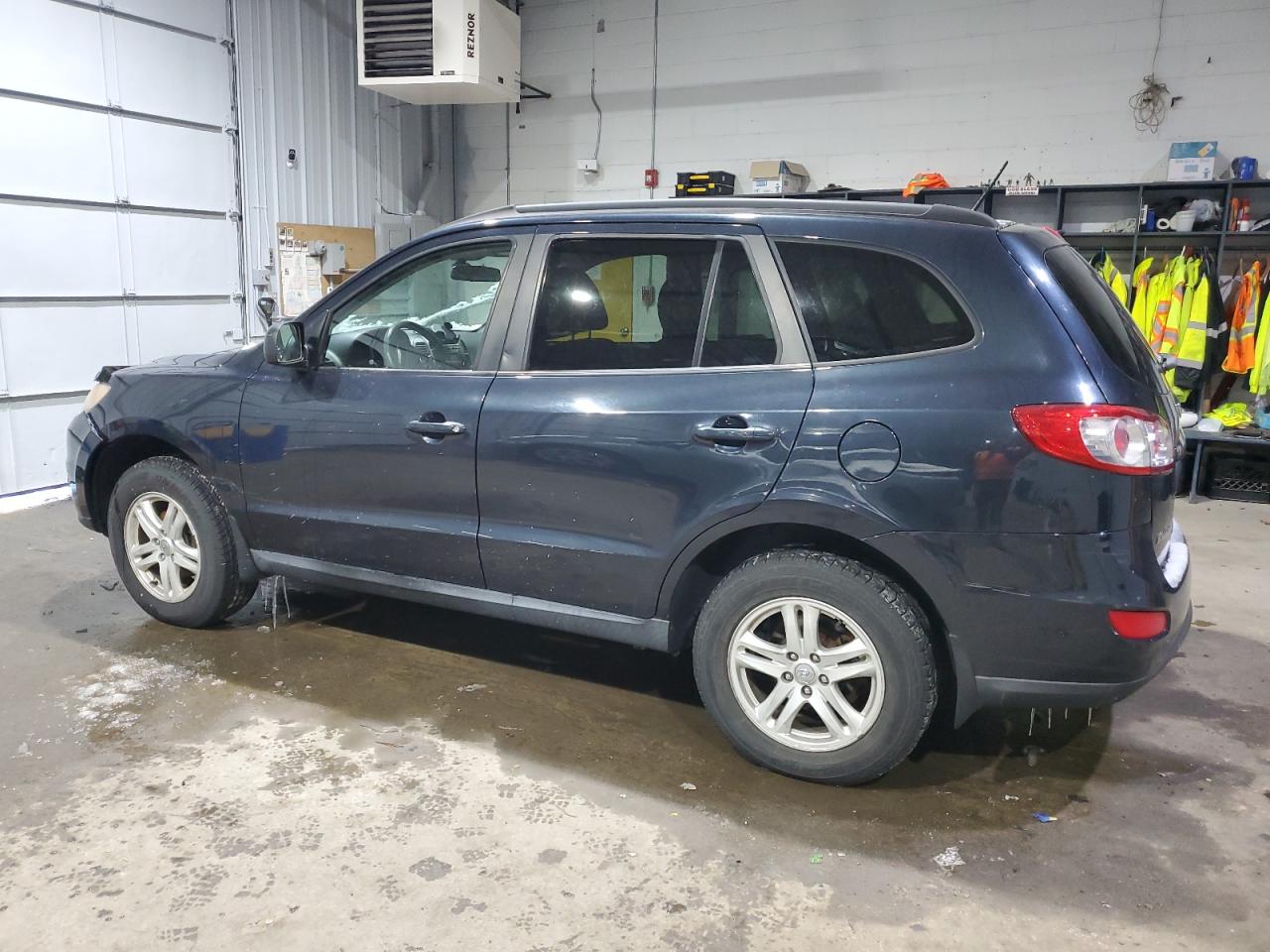 2011 Hyundai Santa Fe - Image 2